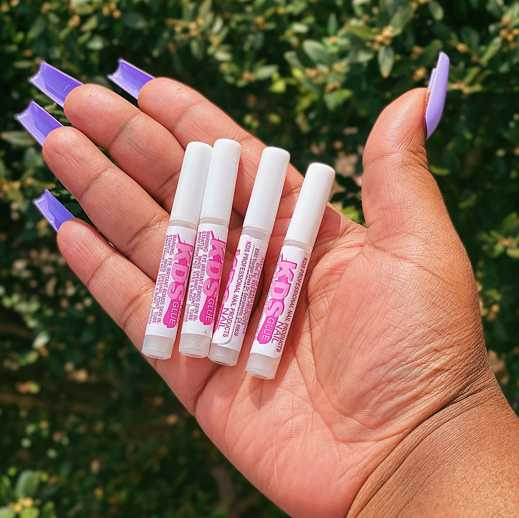 Clingy Nail Glue
